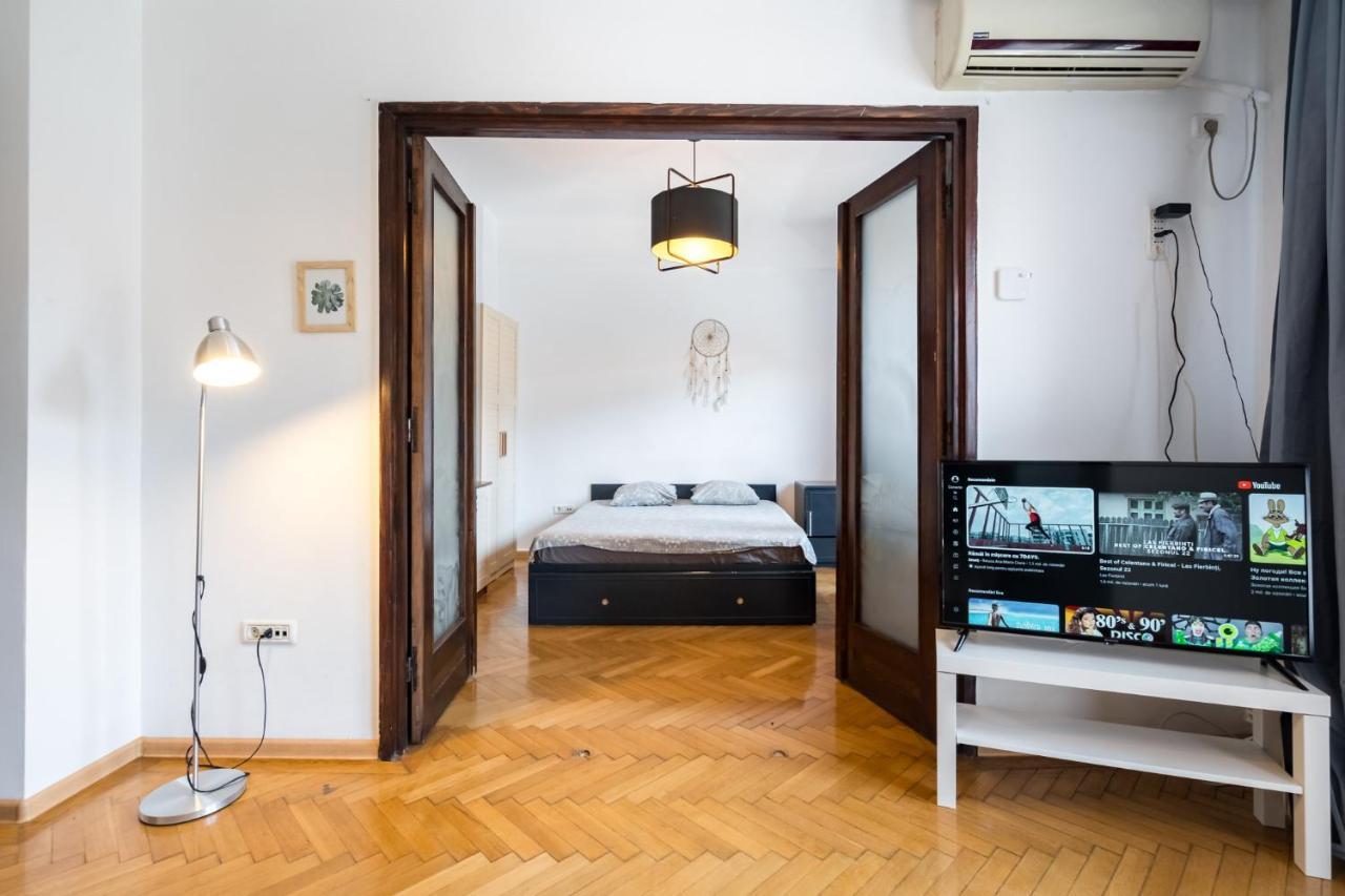 Sleek Comfort - A Blend Of Style And Convenience Бухарест Экстерьер фото