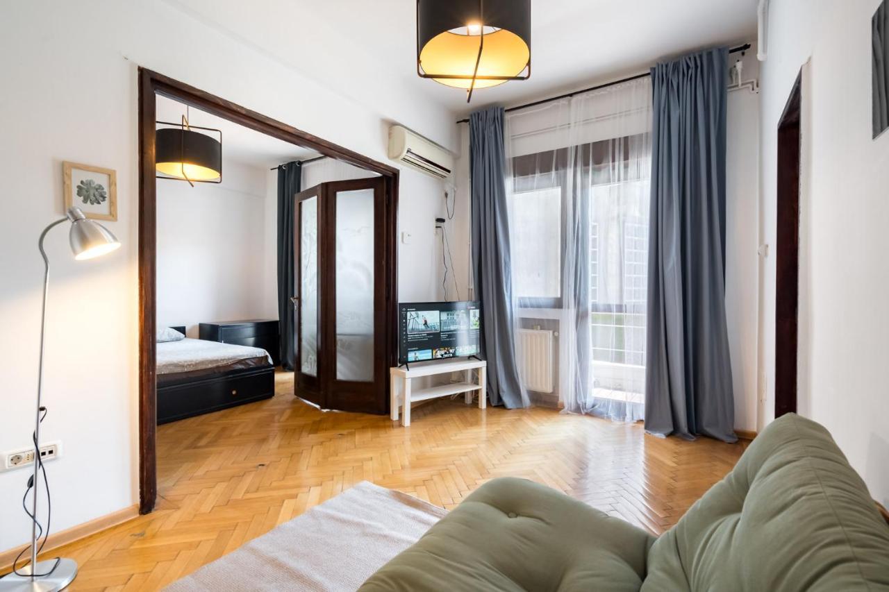 Sleek Comfort - A Blend Of Style And Convenience Бухарест Экстерьер фото